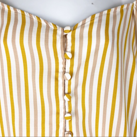 ☀️Adorable Striped Crop Top with Buttons - Picture 3 of 9